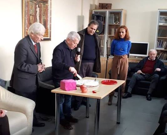 50437942_343731496464395_7802898701344571392_n